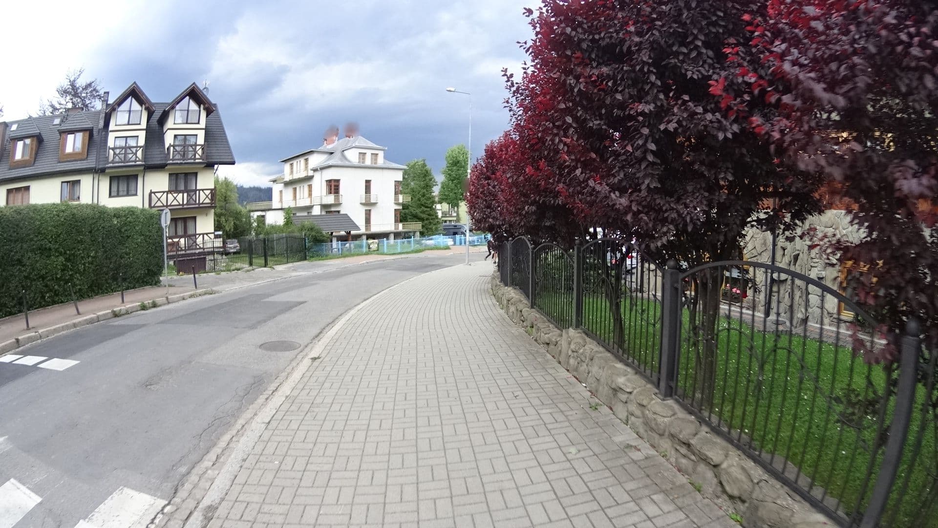 Street view near Pensjonat Zakopiański Dwór, Zakopane — © awizonosz (CC BY-SA · Mapillary)