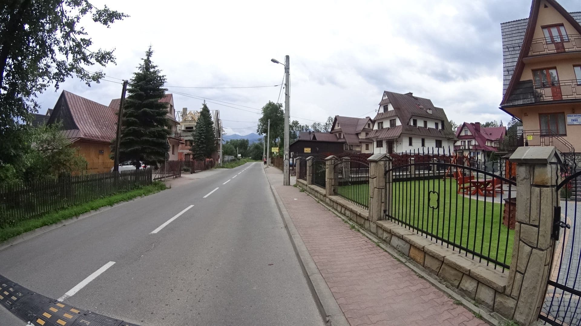 Street view near Słodyczka Wojciech - Wynajem Pokoi, Poronin — © awizonosz (CC BY-SA · Mapillary)
