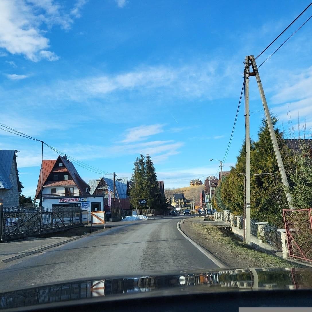 Street view near Pokoje u Tosi i Czesia, Bukowina Tatrzańska — © picturehoover (CC BY-SA · Mapillary)