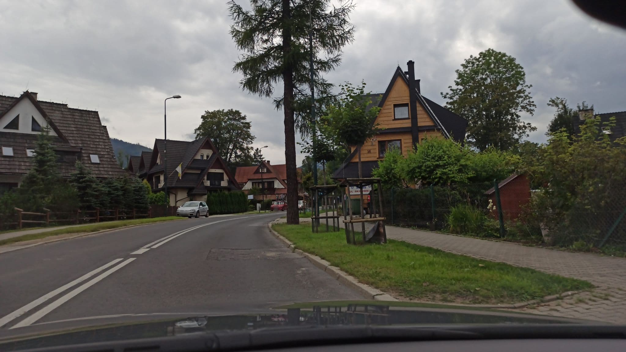 Street view near Firma Usługowa Mańka Wojciech Strama, Zakopane — © gandal543 (CC BY-SA · Mapillary)
