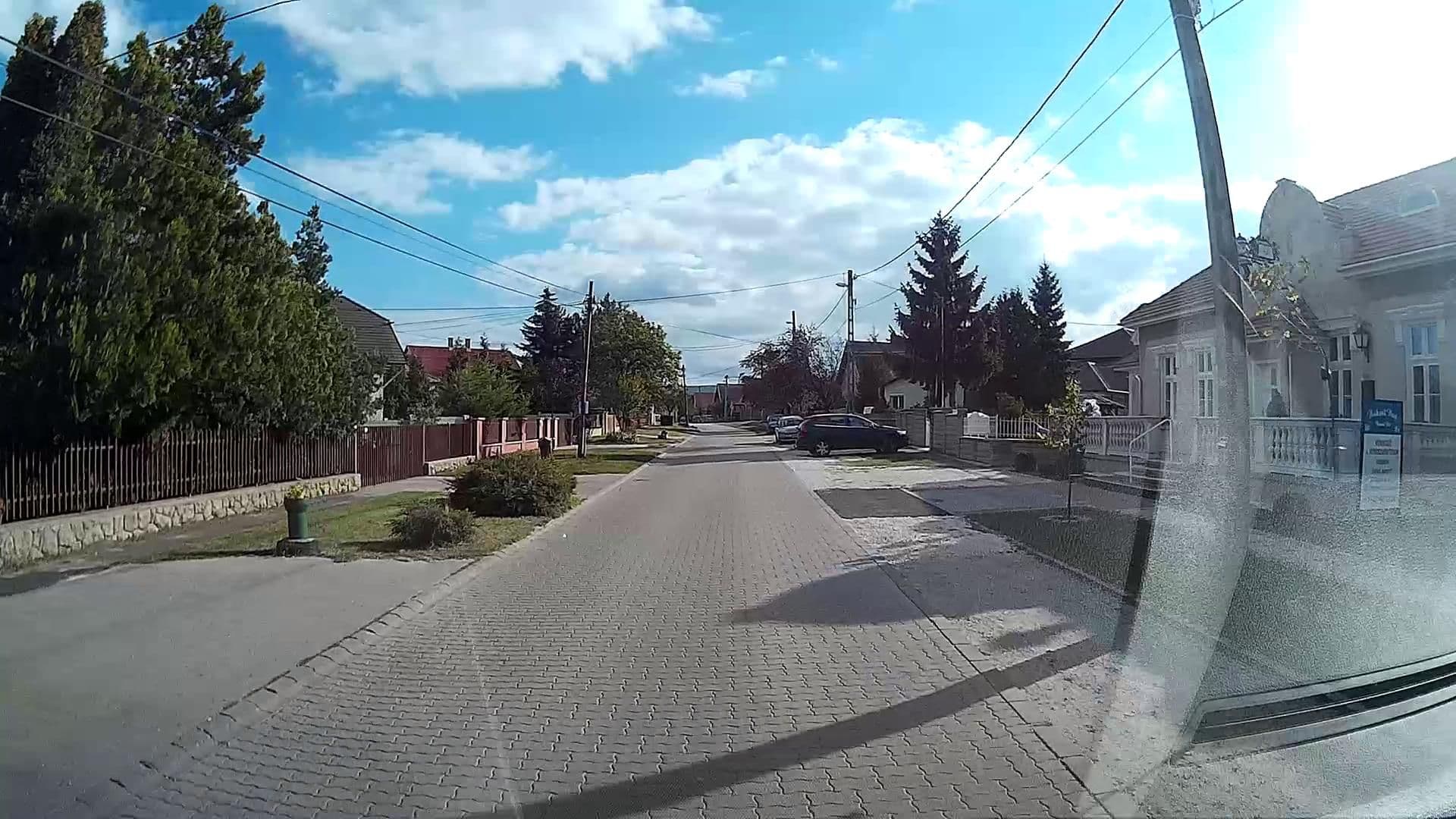 Street view near Gólyafészek Rendezvényház (Halmai Vendégház), Pilisvörösvár — © teamwork (CC BY-SA · Mapillary)