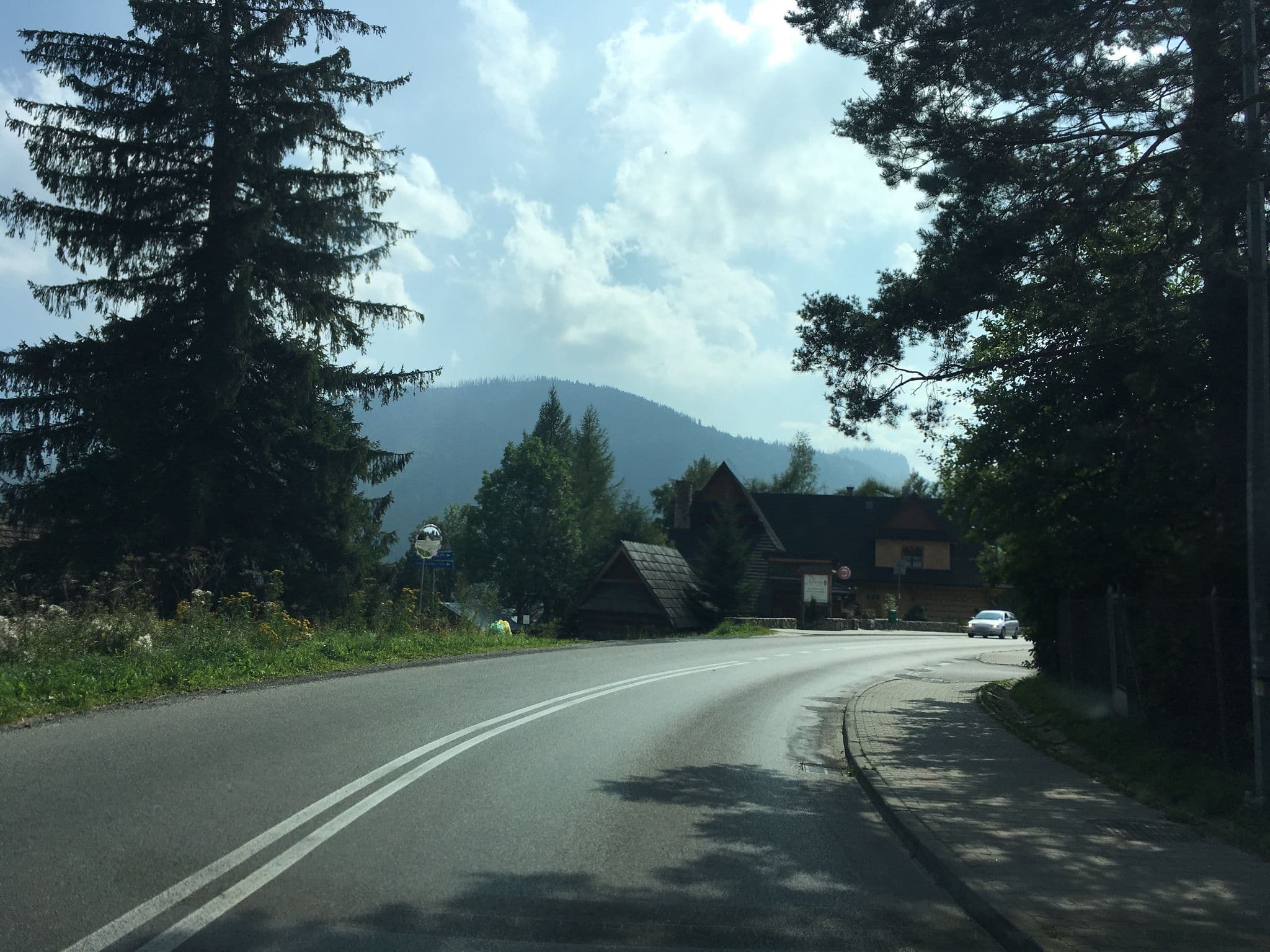 Street view near Komfortowe Kościelisko Apartamenty, Kościelisko — © fundacja_geolife (CC BY-SA · Mapillary)