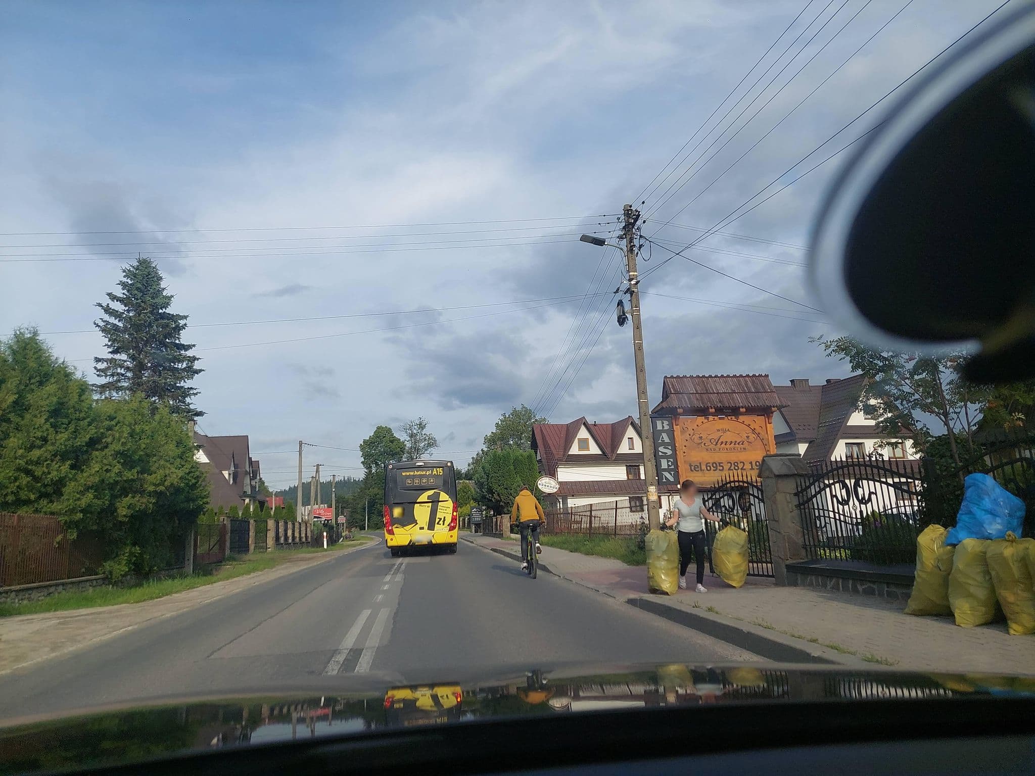 Street view near Orawiec Anna Wynajem Pokoi Gościnnych Wraz z Wyżywieniem, Poronin — © Apirnus (CC BY-SA · Mapillary)