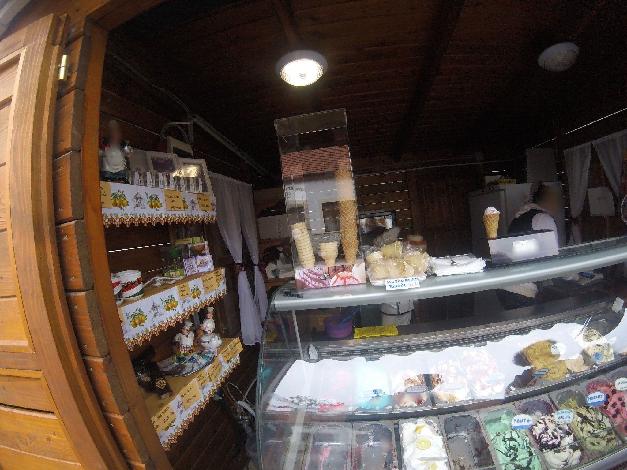 Street view near Huli & Bodrog Panzió, Tokaj — © utvonalfelmeresek (CC BY-SA · Mapillary)