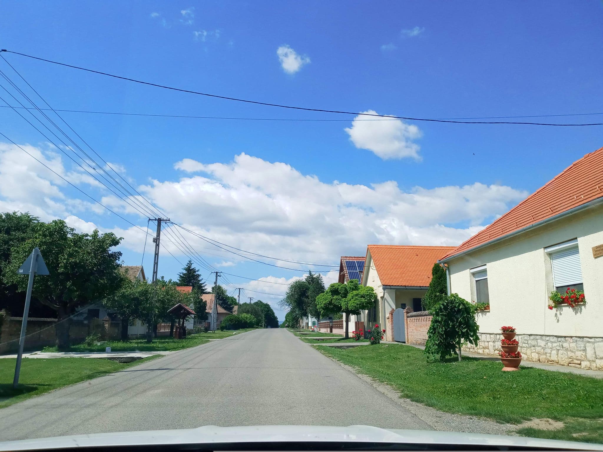 Street view near Vadvirág Vendégház, Villány — © magyarsi (CC BY-SA · Mapillary)