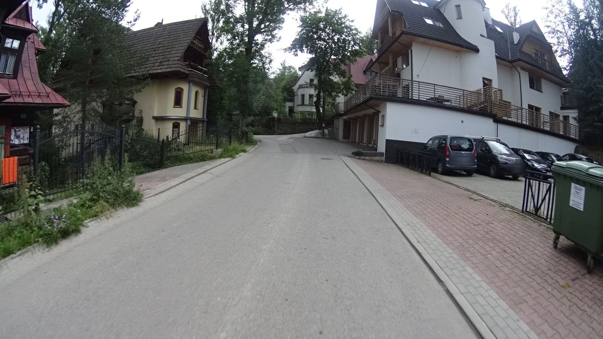 Street view near Nella - Dom Wypoczynkowy Centrali Produktów Naftowych, Zakopane — © awizonosz (CC BY-SA · Mapillary)