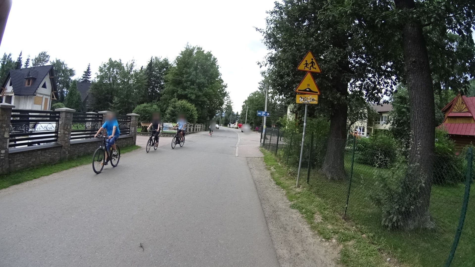 Street view near Wynajem Pokoi Krzysztof Stachoń Groblowy, Poronin — © awizonosz (CC BY-SA · Mapillary)