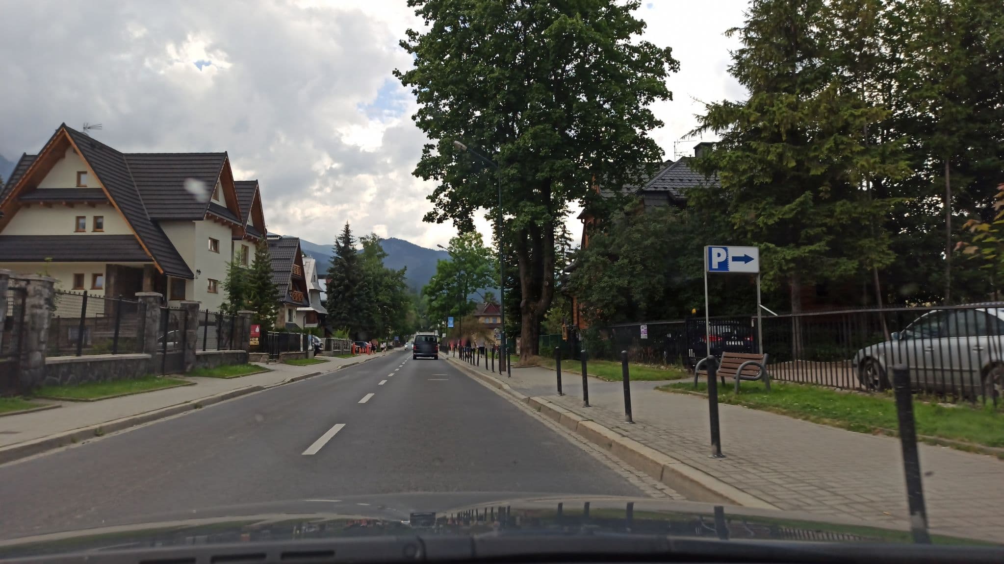 Street view near Wynajem Pokoi Gościnnych , Zofia Płaza, Zakopane — © gandal543 (CC BY-SA · Mapillary)