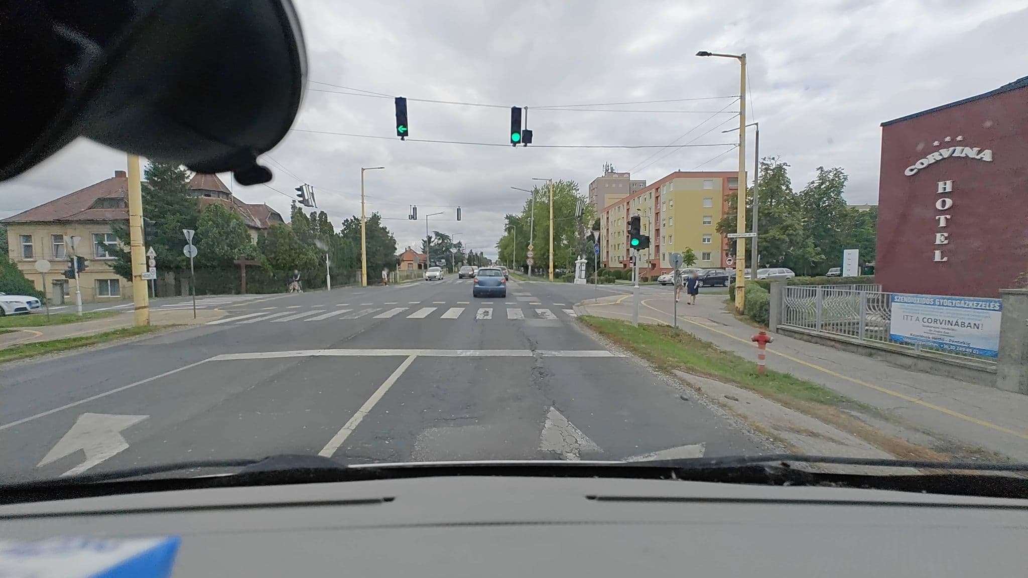 Street view near Corvina Hotel és Étterem, Mosonmagyaróvár — © Winner_hun (CC BY-SA · Mapillary)