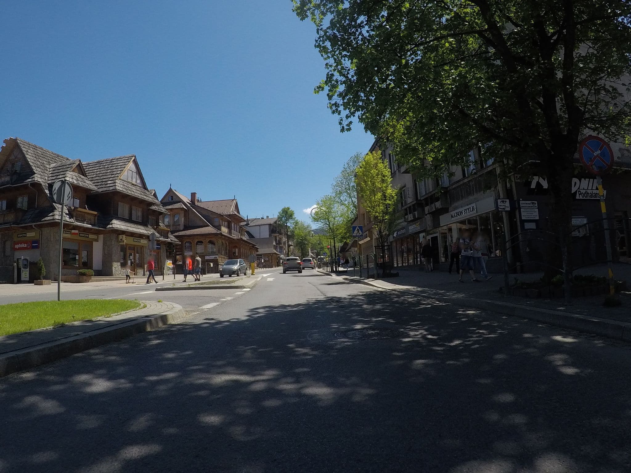 Street view near Apartament Krupówki 73, Zakopane — © chrisbeddow (CC BY-SA · Mapillary)