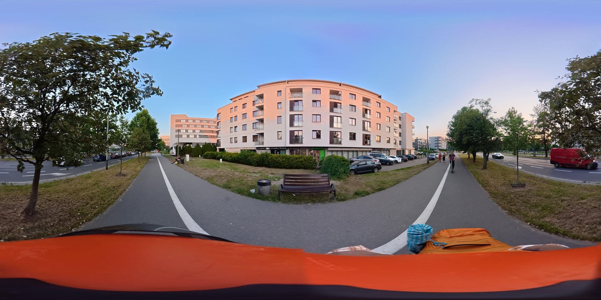 Street view near Apartament z widokiem na Wawel w centrum miasta, Kraków — © awizonosz (CC BY-SA · Mapillary)