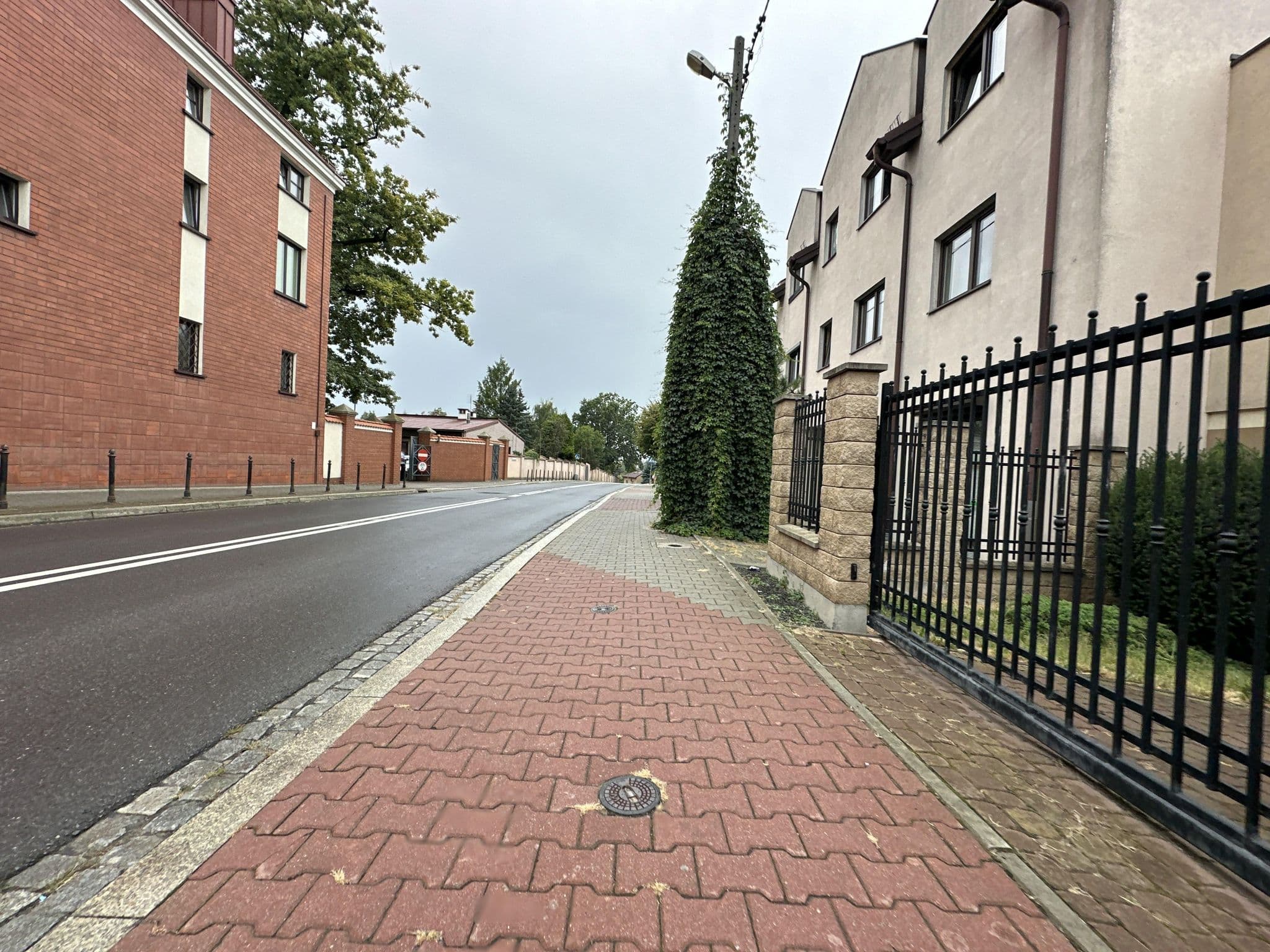 Street view near Dom Duszpasterski, Kraków — © quickness805 (CC BY-SA · Mapillary)