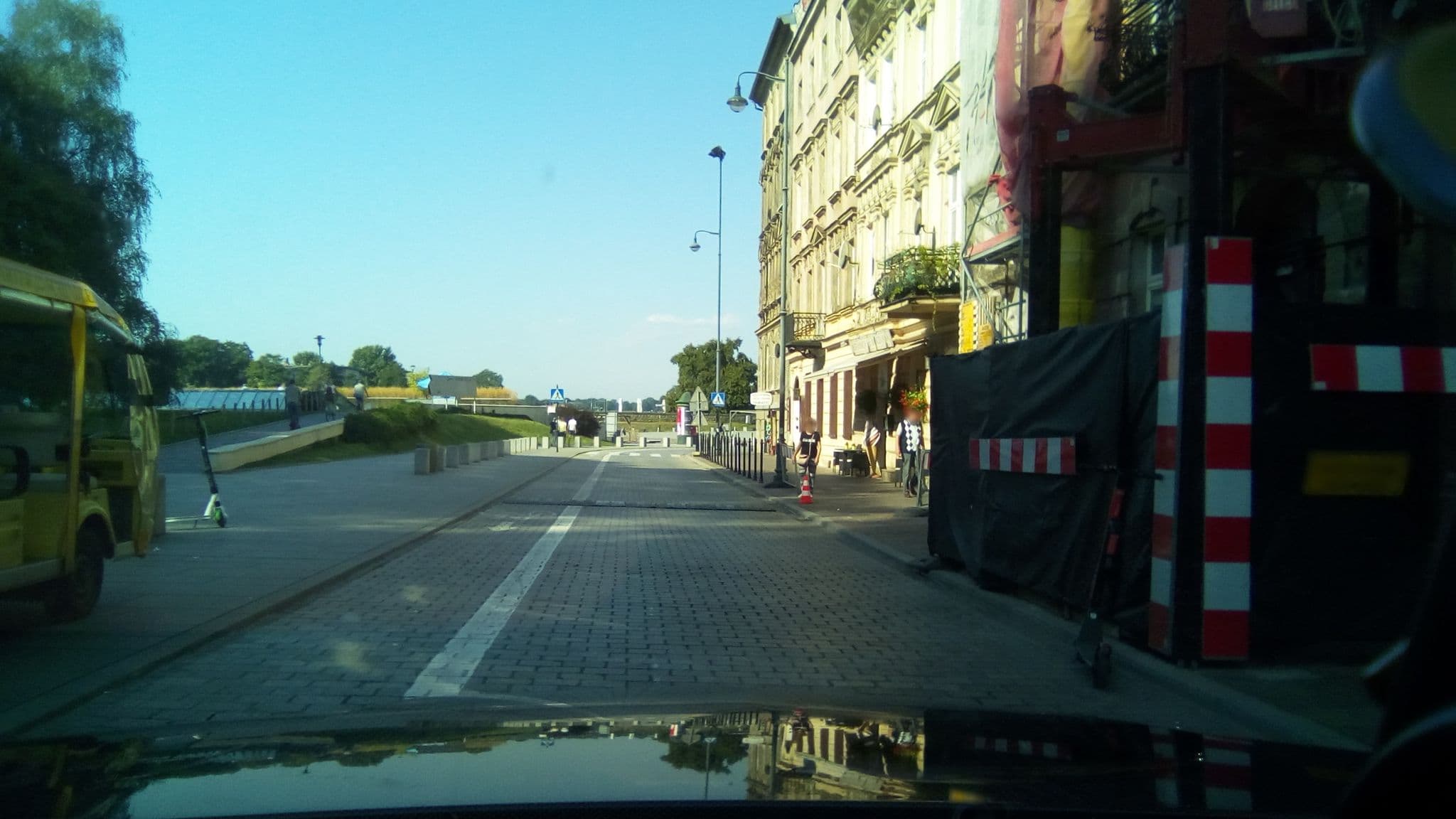 Street view near Exclusive Royal Apartments, Kraków — © and987 (CC BY-SA · Mapillary)