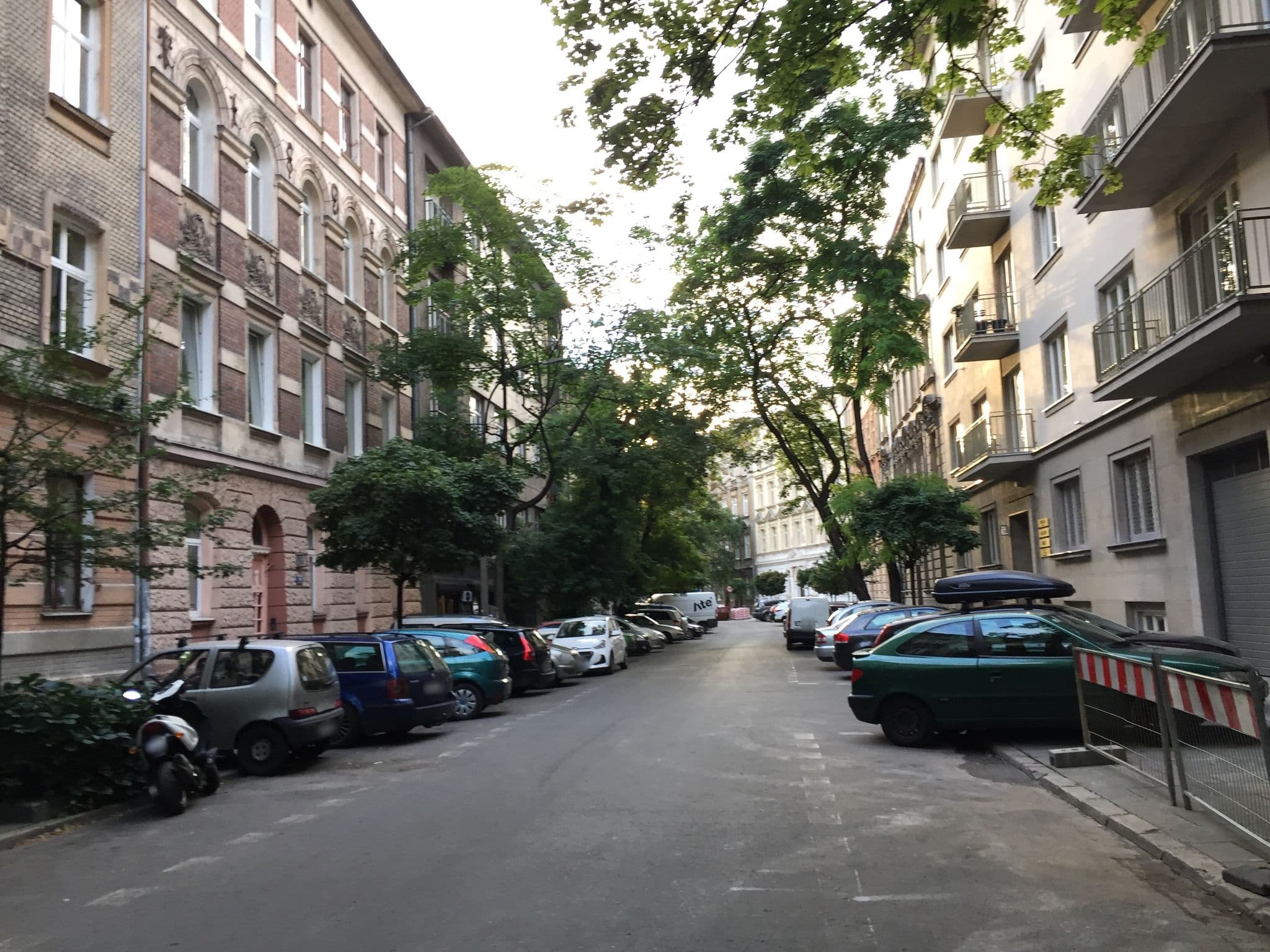 Street view near Hostel Cinnamon, Kraków — © richlv (CC BY-SA · Mapillary)