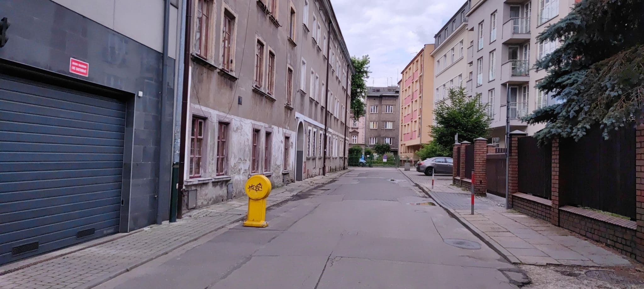 Street view near Hostel Aleje 28, Kraków — © 13sashka (CC BY-SA · Mapillary)