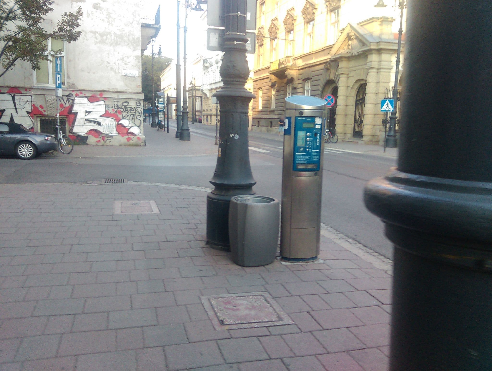 Street view near Flats Małopolska, Kraków — © tkrpl (CC BY-SA · Mapillary)