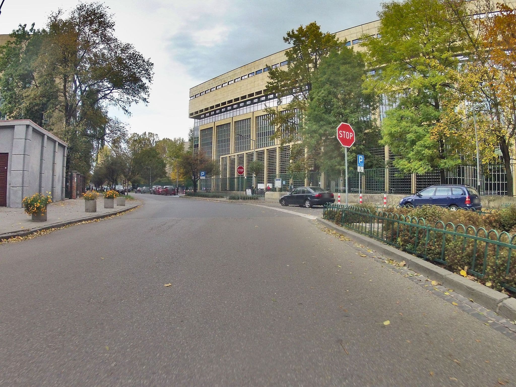 Street view near SM Oleandry, Kraków — © ekeshkekesh (CC BY-SA · Mapillary)