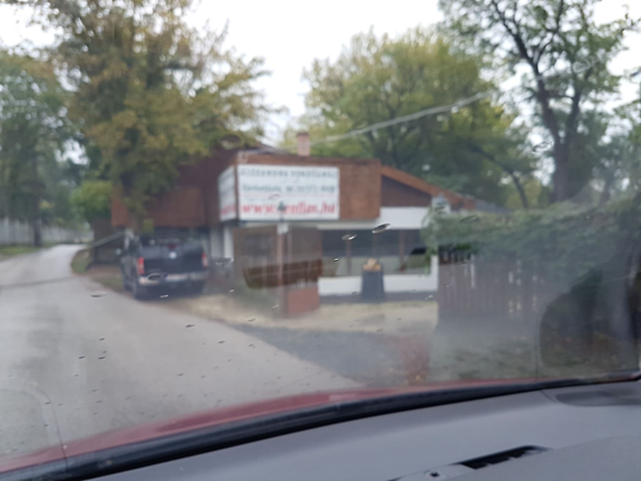 Street view near Alexandra Vendégház (Bezárt), Zebegény — © tamaes (CC BY-SA · Mapillary)