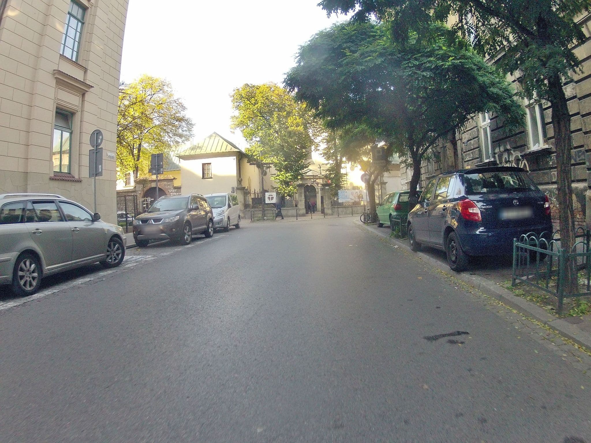 Street view near Kubik-Studio, Kraków — © ekeshkekesh (CC BY-SA · Mapillary)