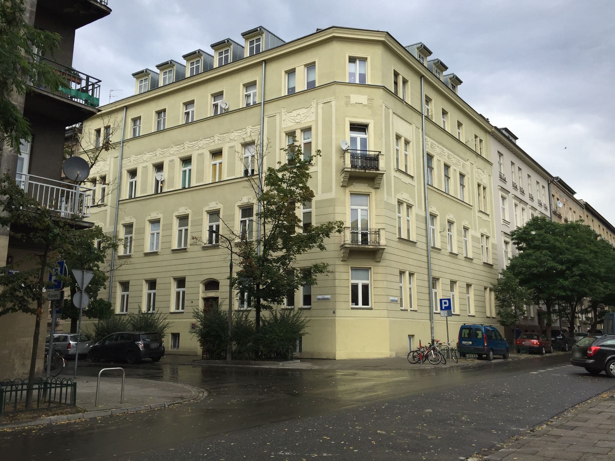 Street view near Batory, Kraków — © richlv (CC BY-SA · Mapillary)