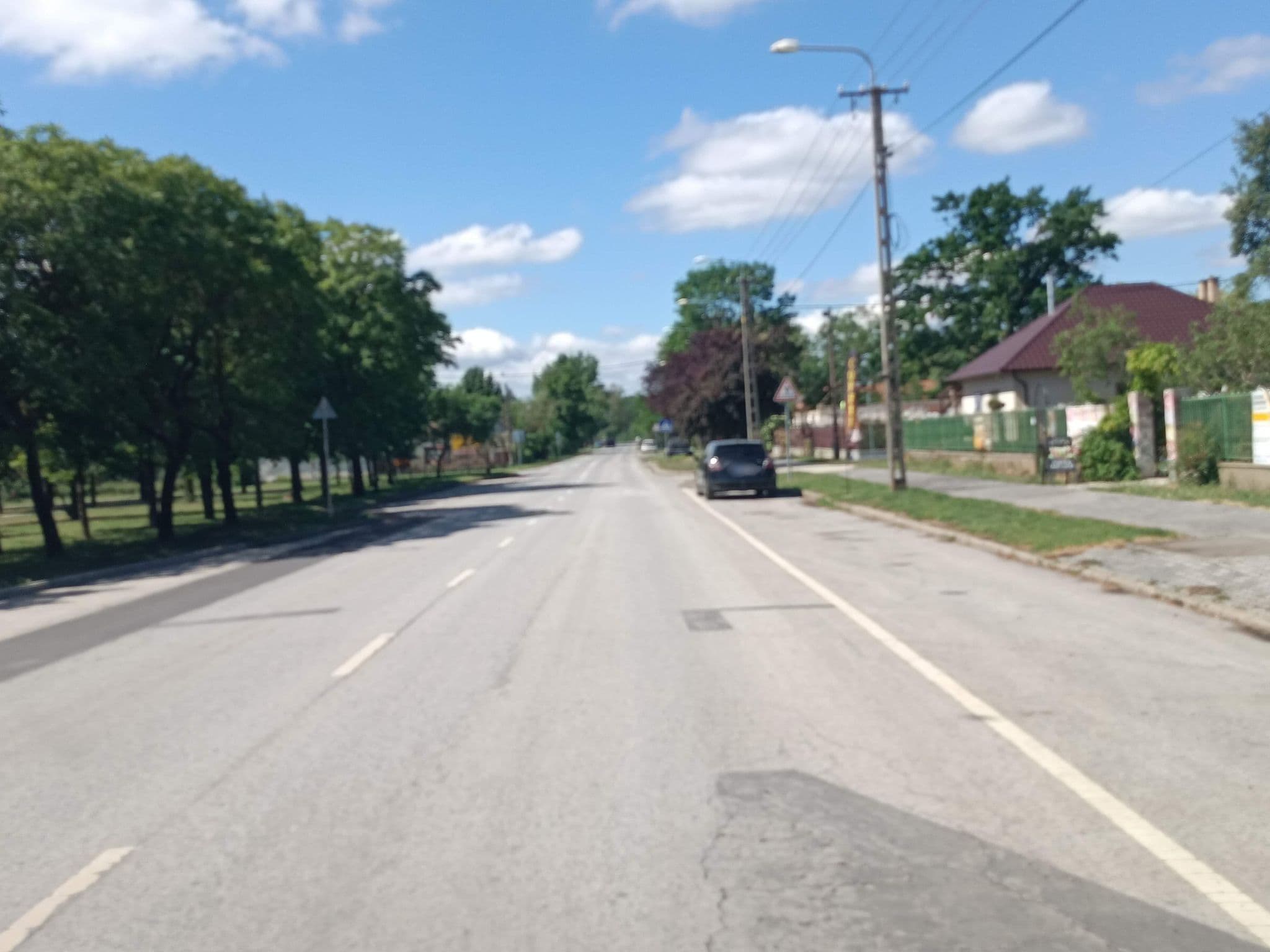 Street view near Fenyő Vendégház, Kunmadaras — © JNSZ (CC BY-SA · Mapillary)