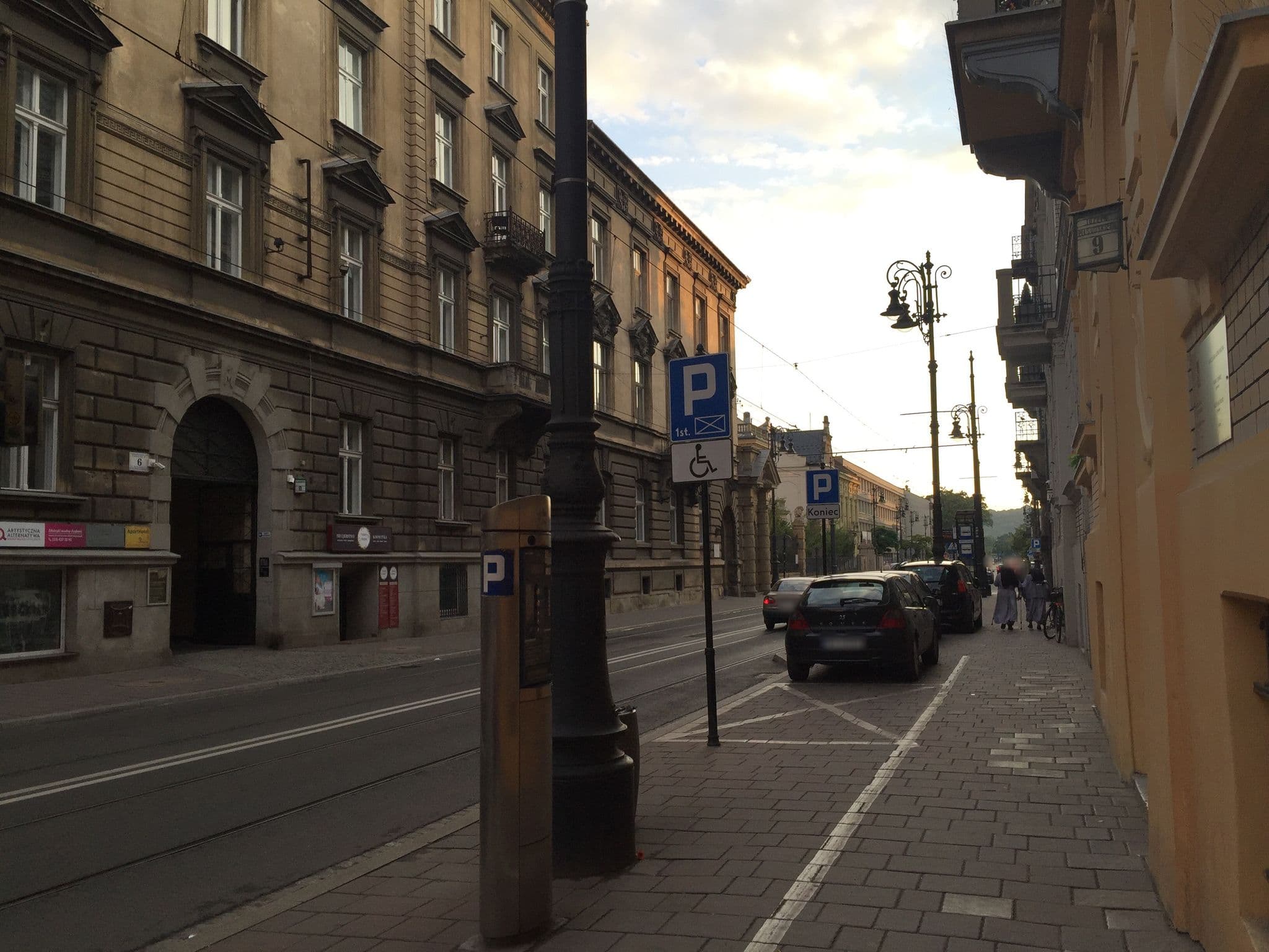 Street view near Classic apartments Pilsudskiego street, Kraków — © richlv (CC BY-SA · Mapillary)