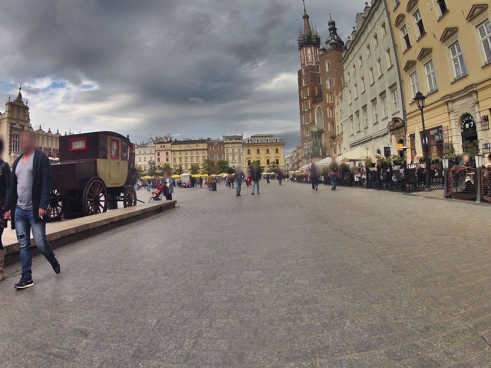 Street view near Hostel  Rynek  7, Kraków — © ekeshkekesh (CC BY-SA · Mapillary)