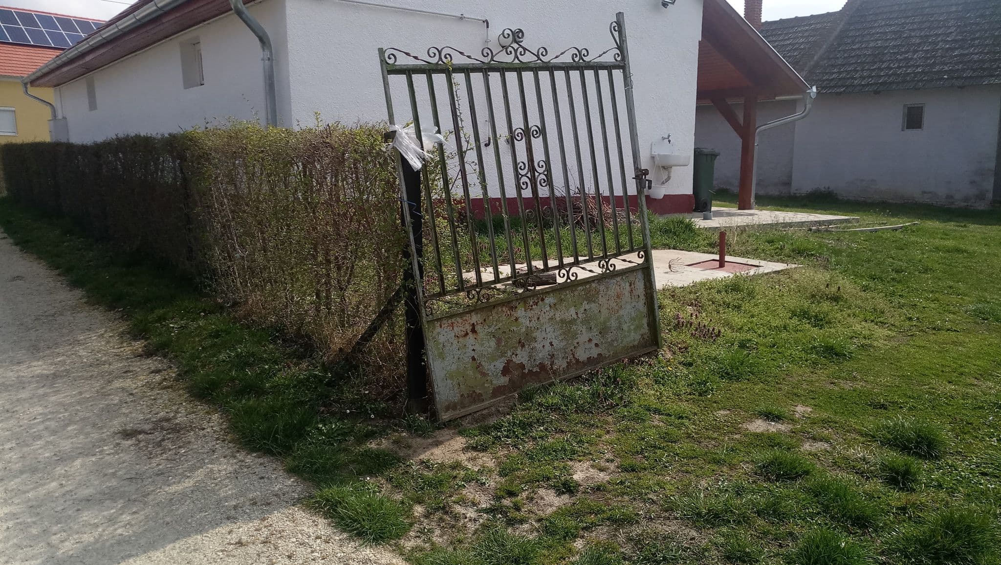 Street view near Csarnok kulcsosház, Nagybajom — © iberti (CC BY-SA · Mapillary)