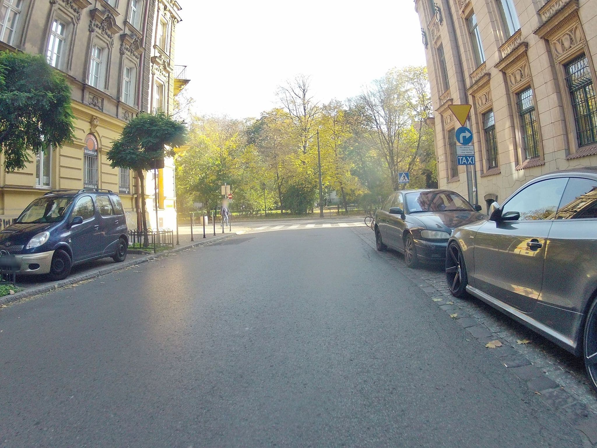 Street view near Lemon Guest House, Kraków — © ekeshkekesh (CC BY-SA · Mapillary)