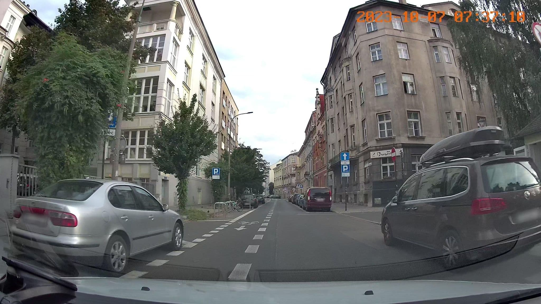 Street view near Tanie noclegi Kraków - Bursa Akademicka ZOHiS BK RP, Kraków — © jswk (CC BY-SA · Mapillary)