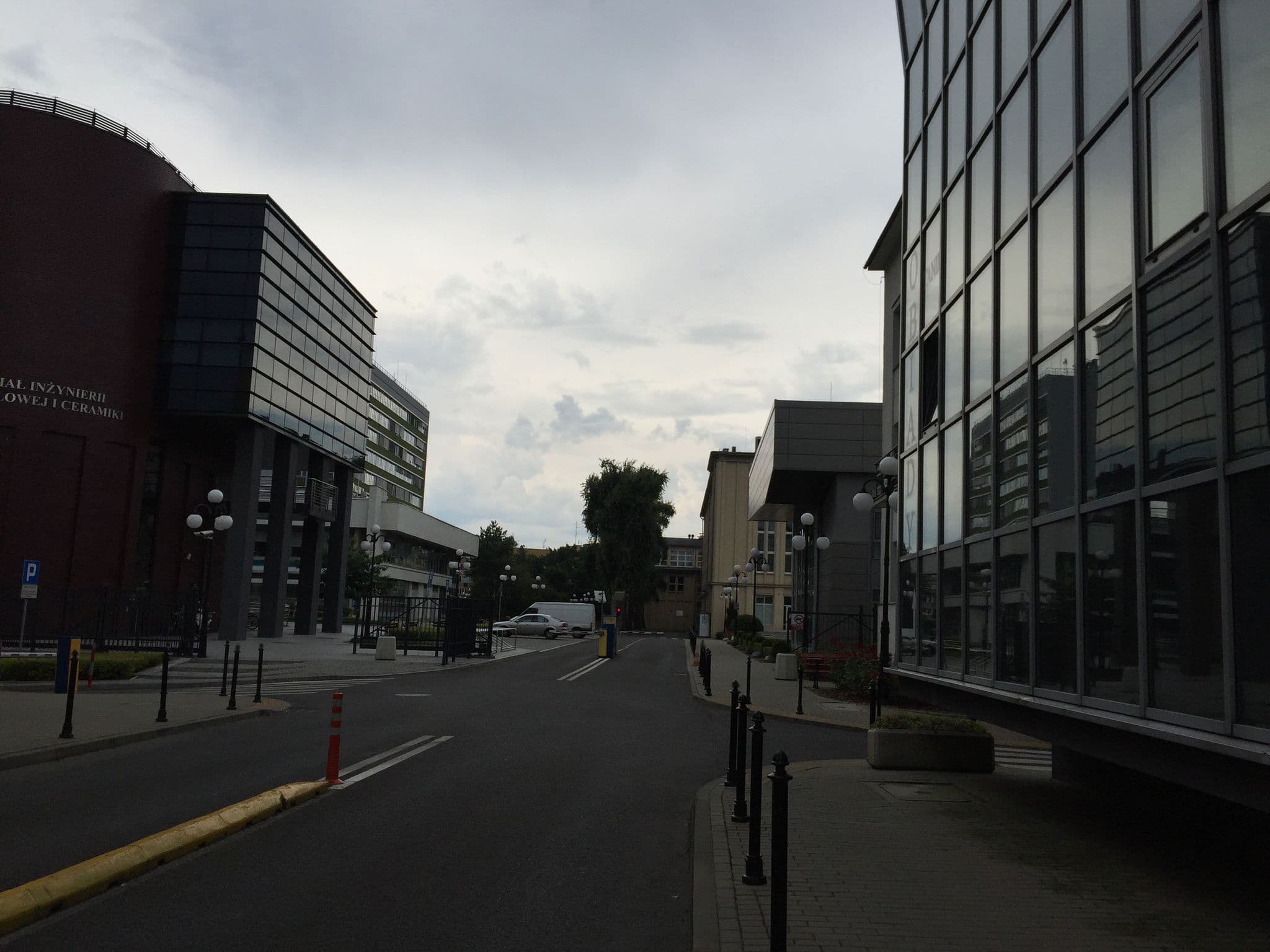 Street view near "Krakus" Fundacja Zespołu Pieśni i Tańca, Kraków — © richlv (CC BY-SA · Mapillary)