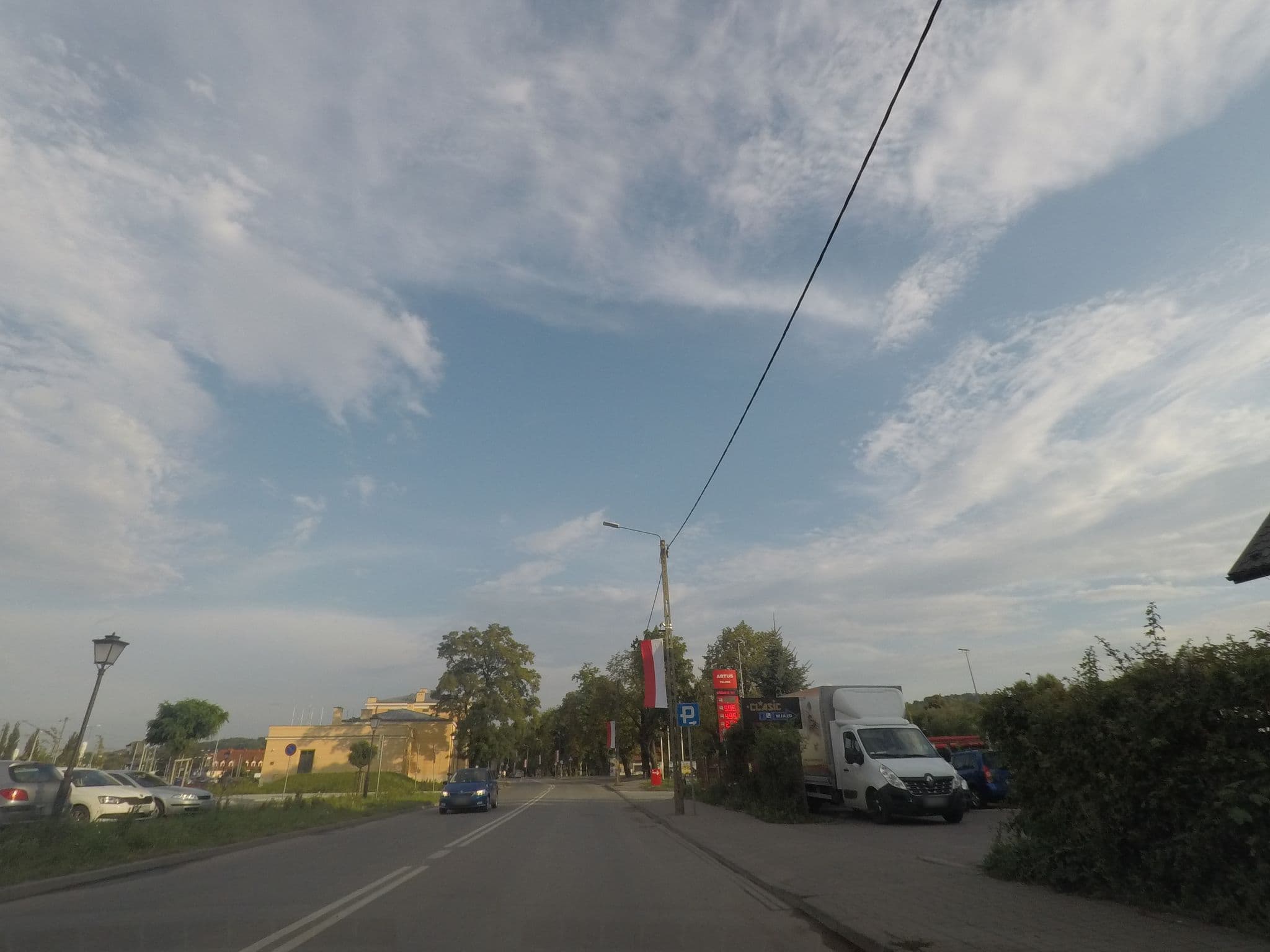 Street view near Clasic. Kompleks motelowo - handlowy, Wieliczka — © canadarunner (CC BY-SA · Mapillary)