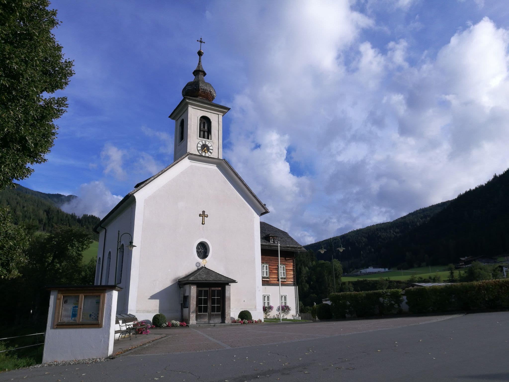 Street view near Vögeihof, Radstadt