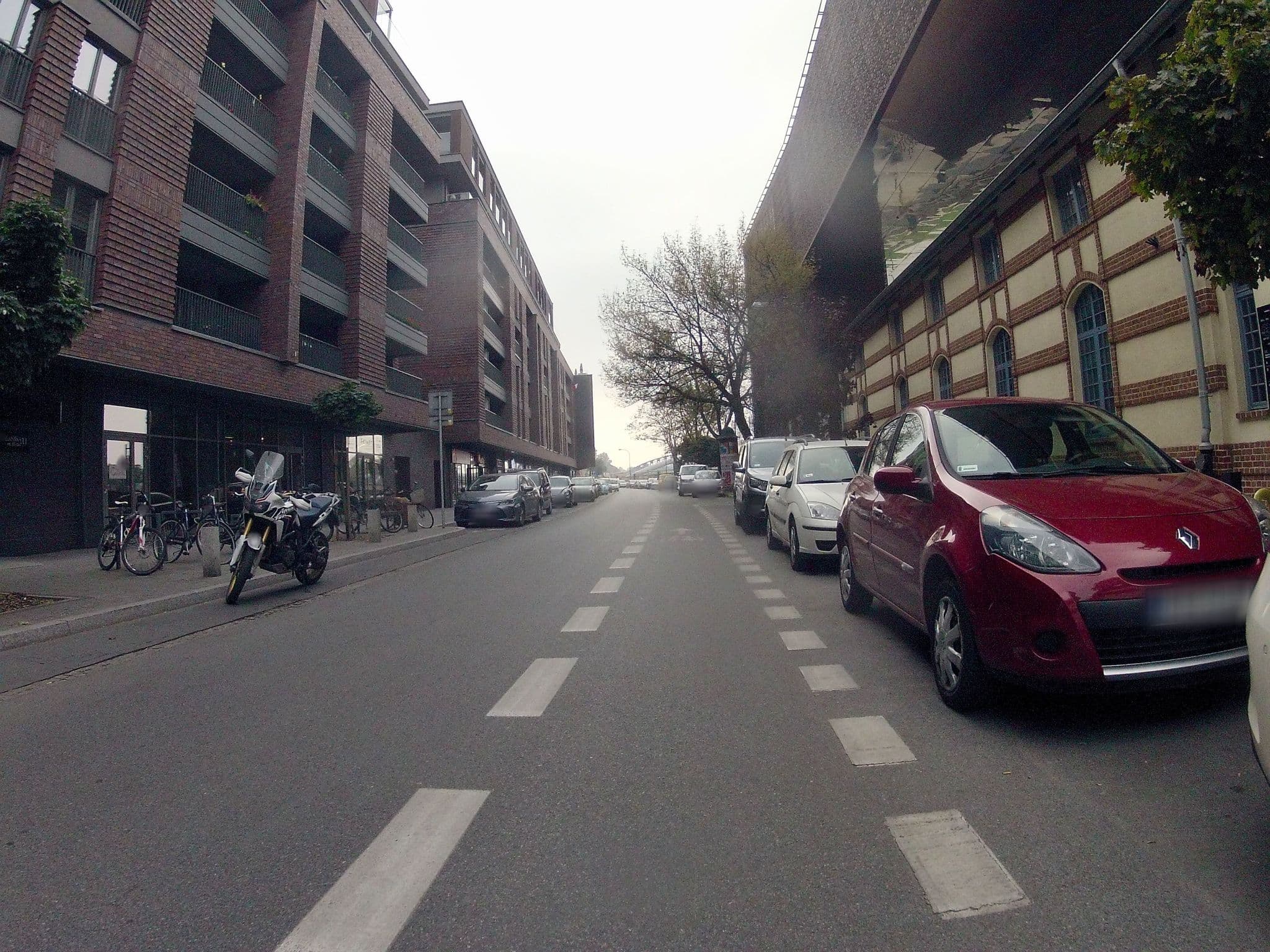 Street view near Apartament Nad Wisłą, Kraków — © ekeshkekesh (CC BY-SA · Mapillary)
