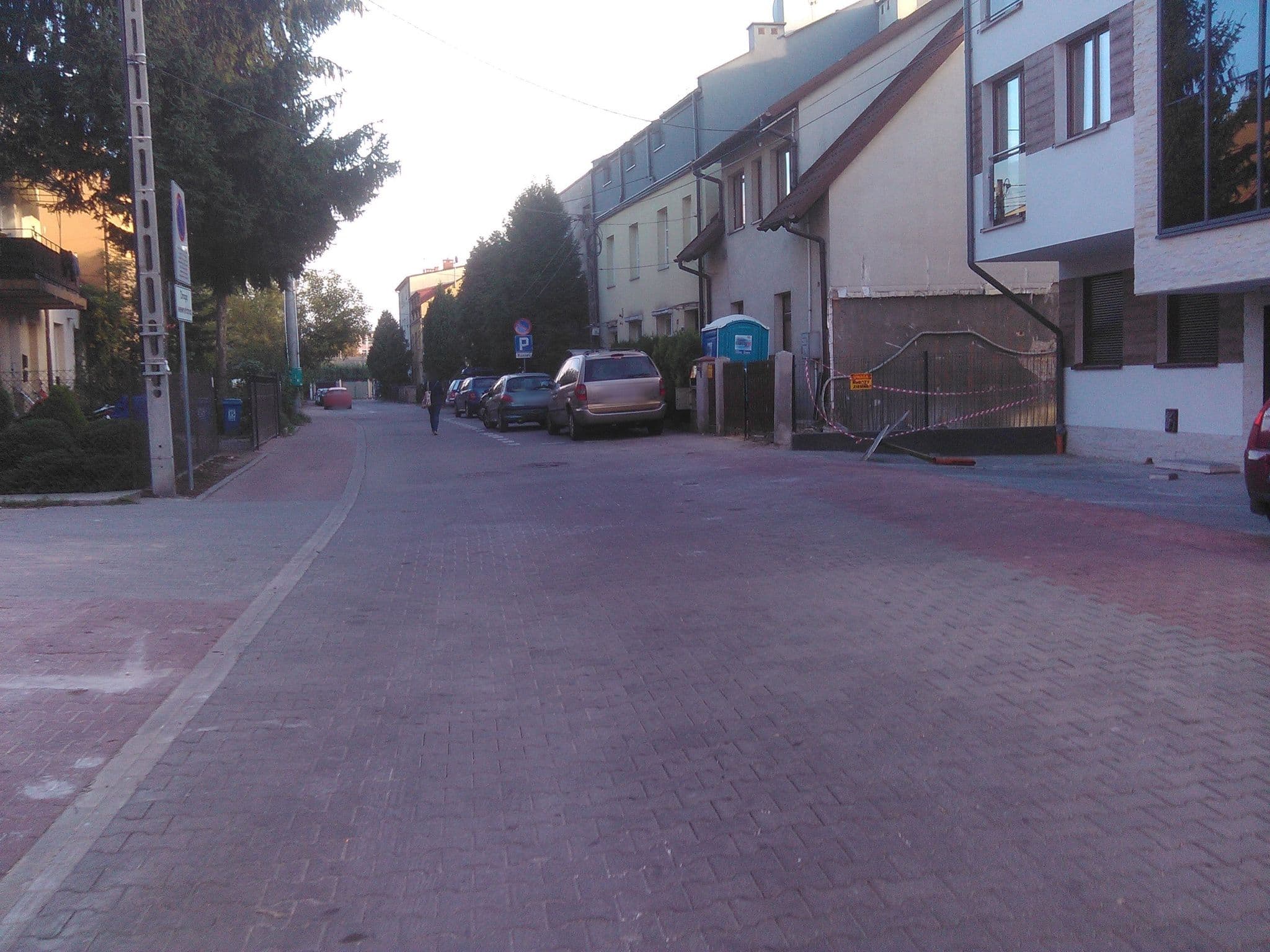 Street view near Wspólnota Mieszkaniowa Nieruchomosci przy Ul Dukatow 19A, Grzegórzki — © wiochman (CC BY-SA · Mapillary)