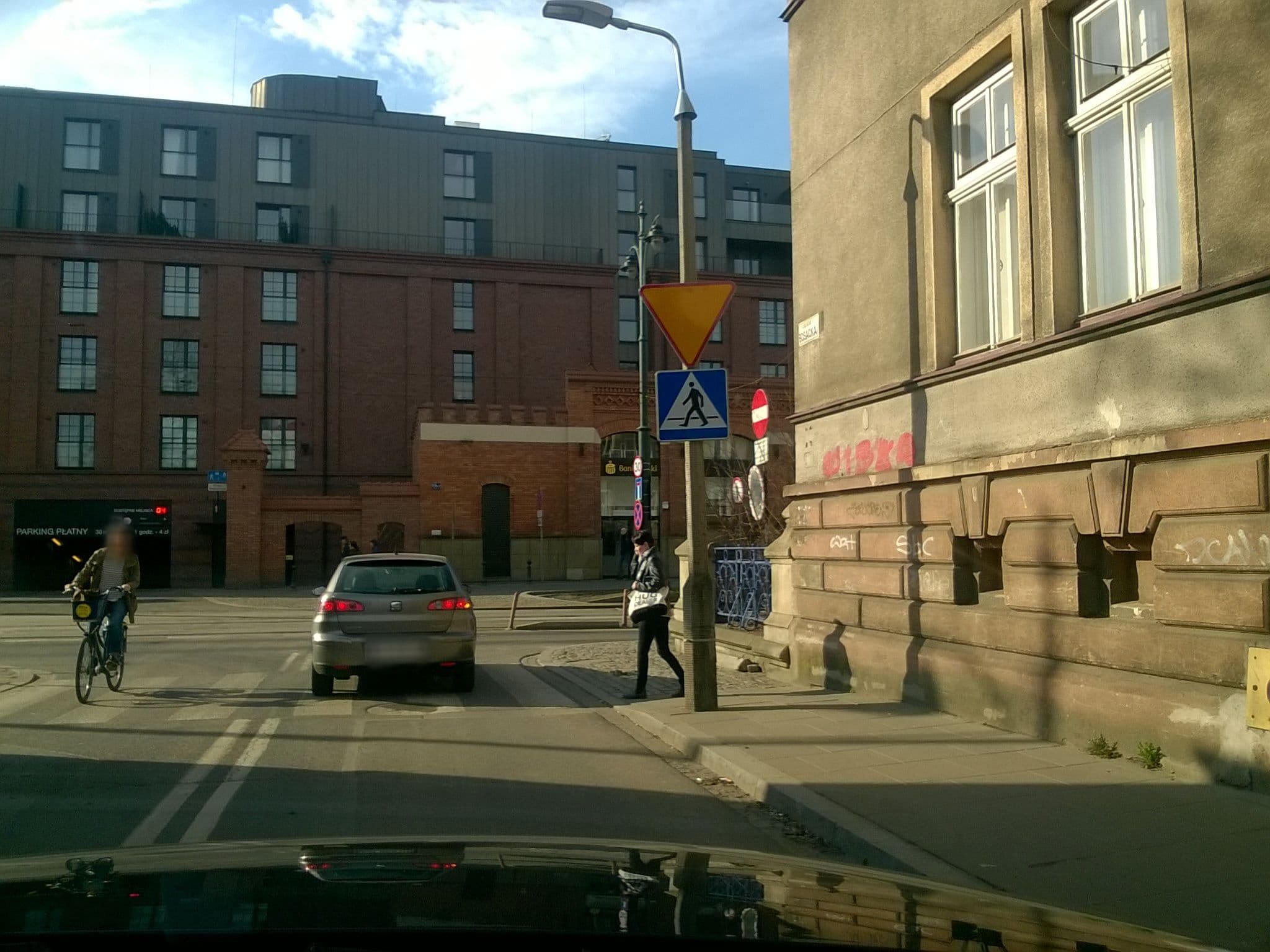 Street view near P&J Apartments Lubicz, Kraków — © qmell (CC BY-SA · Mapillary)