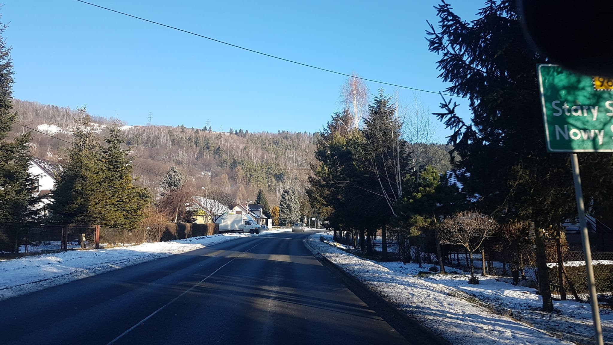 Street view near Ośrodek Wypoczynkowo - Rekreacyjny Sobel, Łącko — © emtiwi (CC BY-SA · Mapillary)