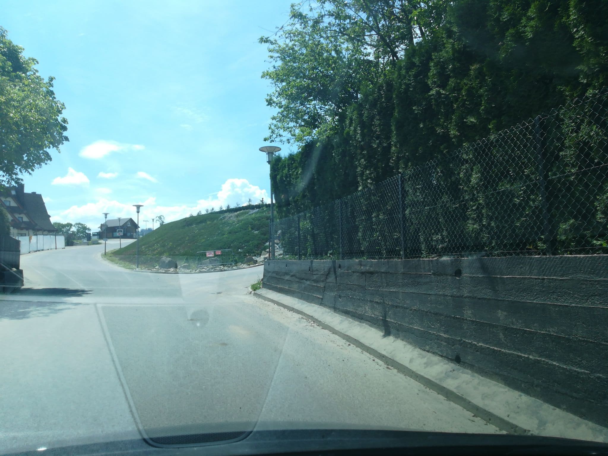 Street view near Pensjonat Novobilski, Białka Tatrzańska — © mhenclik (CC BY-SA · Mapillary)