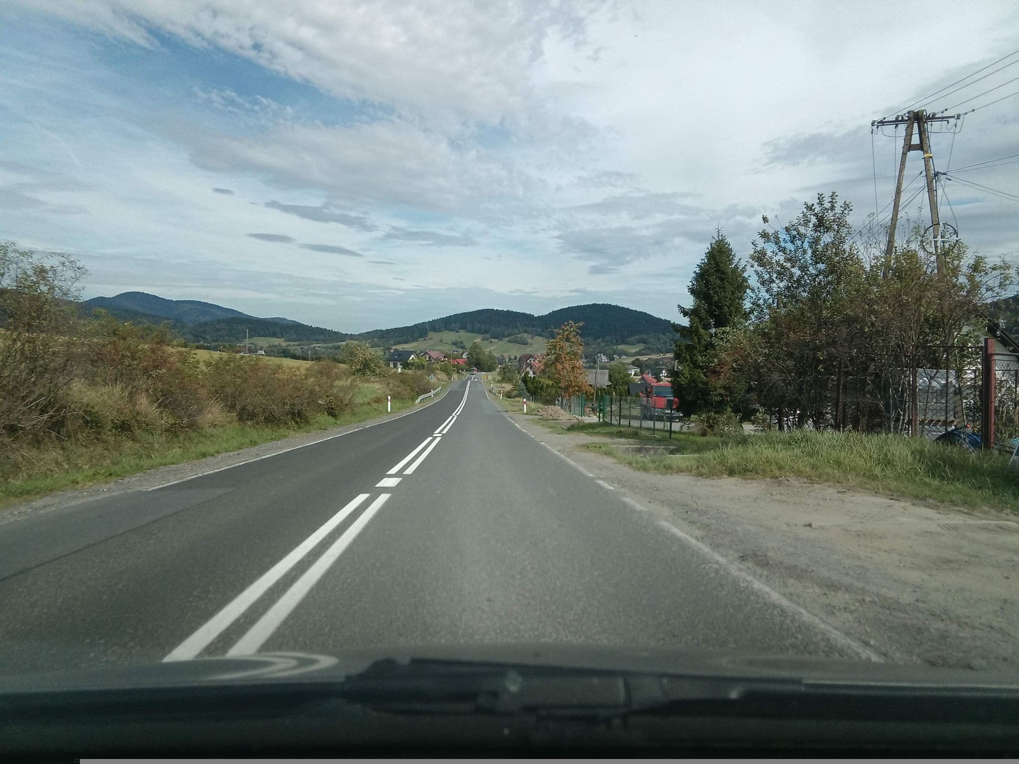 Street view near Domki w Kasinie, Kasina Wielka — © Zbigniew_Czernik (CC BY-SA · Mapillary)