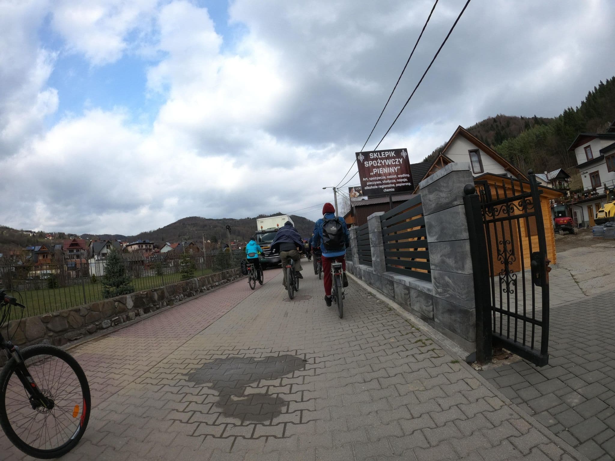 Street view near Pokoje " U Danuty " Anna Racięga, Szczawnica — © masterofnoroad (CC BY-SA · Mapillary)