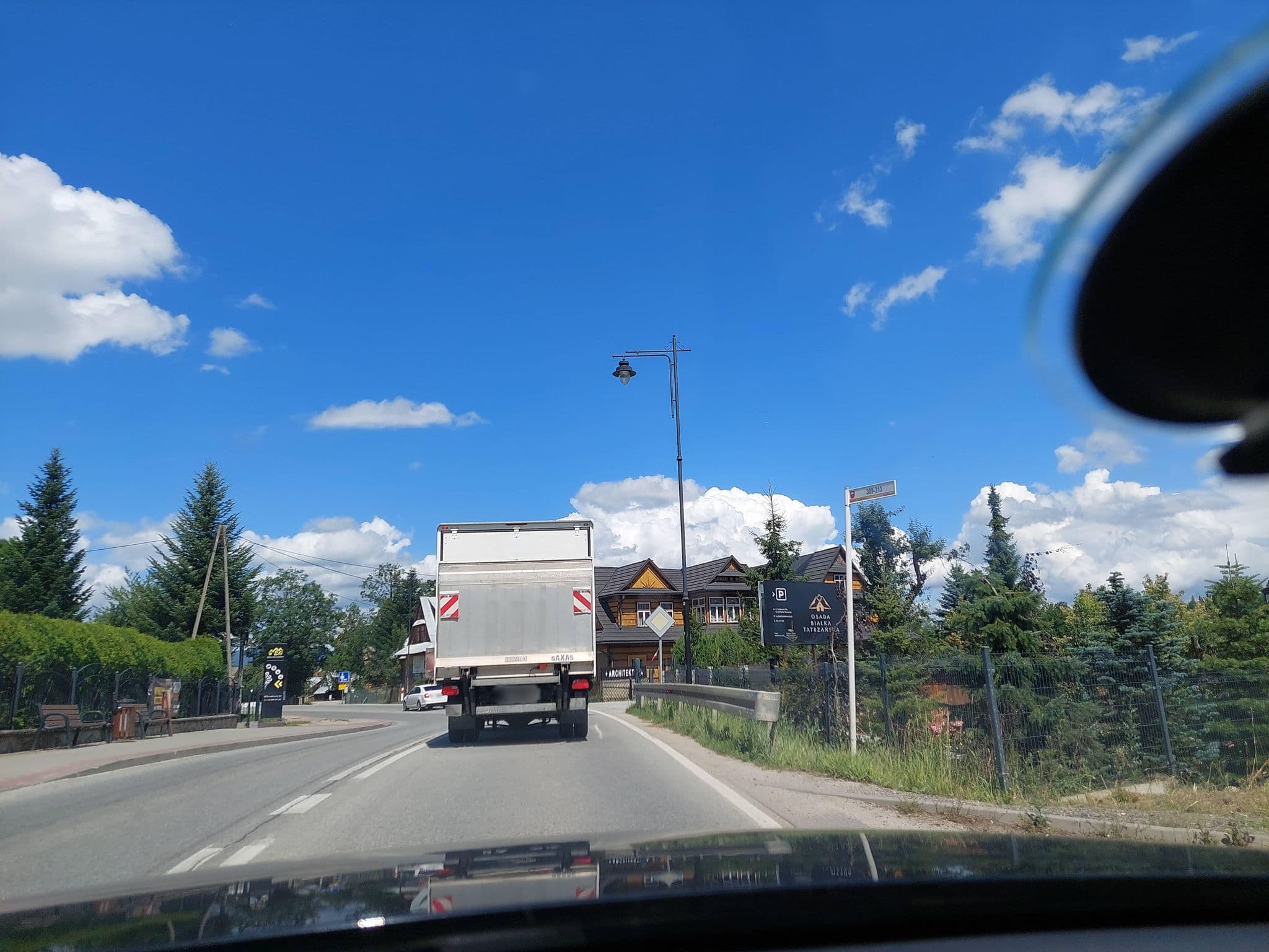 Street view near Grześna Chata, Białka Tatrzańska — © Apirnus (CC BY-SA · Mapillary)