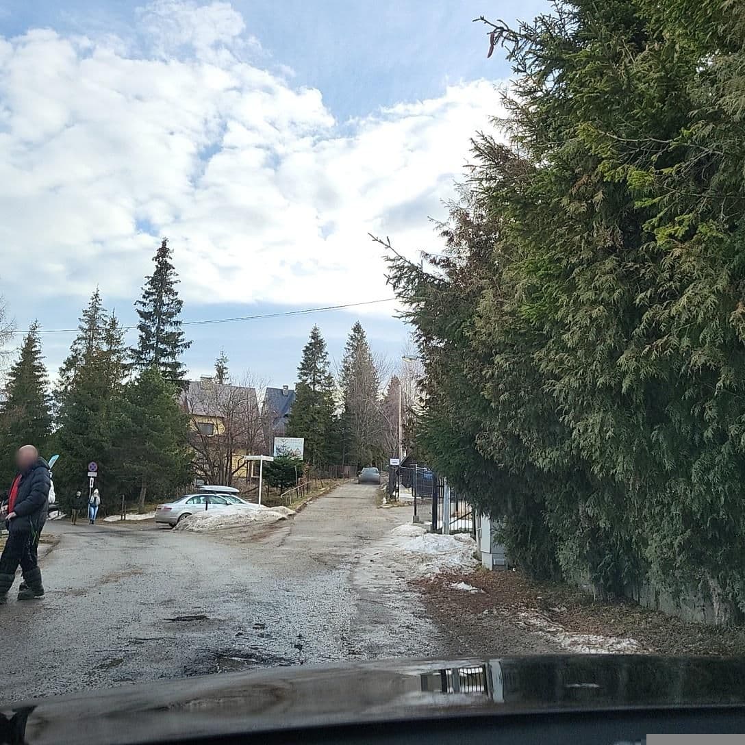 Street view near Górski Ośrodek Wypoczynkowy Stasinda, Bukowina Tatrzańska — © picturehoover (CC BY-SA · Mapillary)