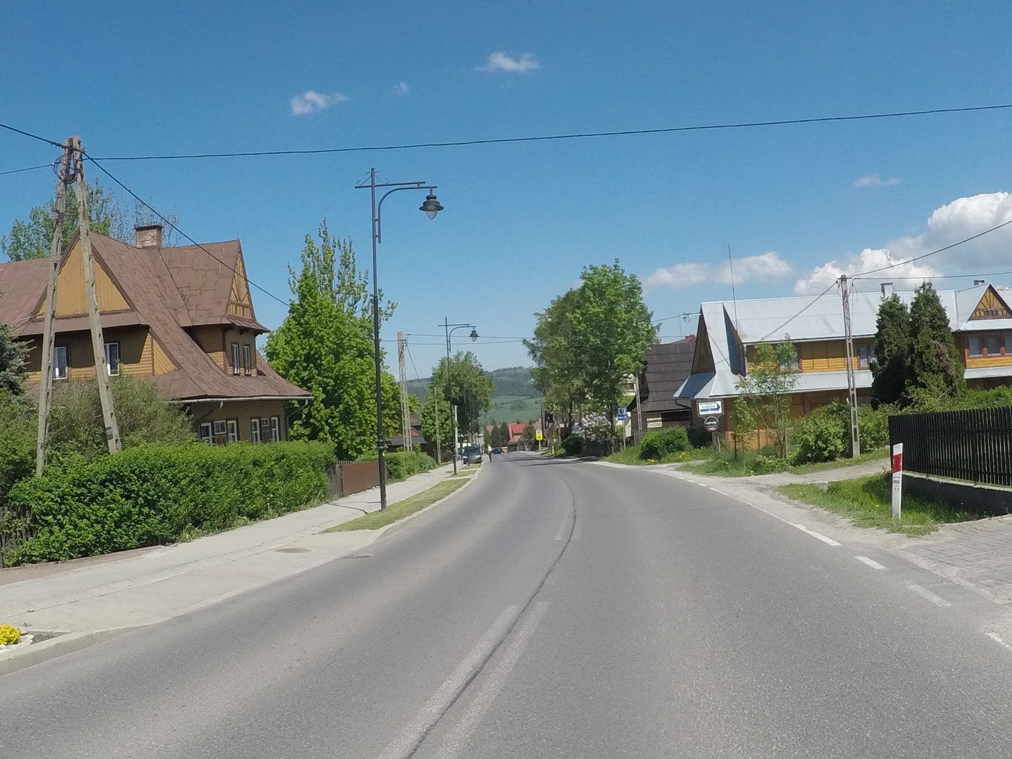Street view near Pokoje Gościnne. Żywienie Małgorzata Stachów "Cichy Kącik", Bukowina Tatrzańska — © chrisbeddow (CC BY-SA · Mapillary)