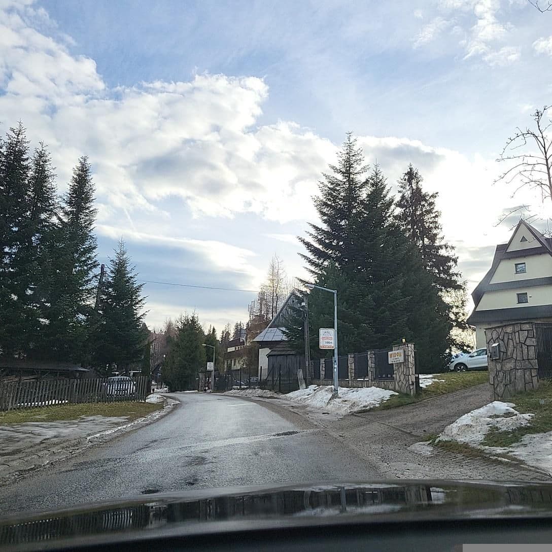 Street view near Głodziak Józef. Pokoje gościnne, wypożyczalnia, Bukowina Tatrzańska — © picturehoover (CC BY-SA · Mapillary)