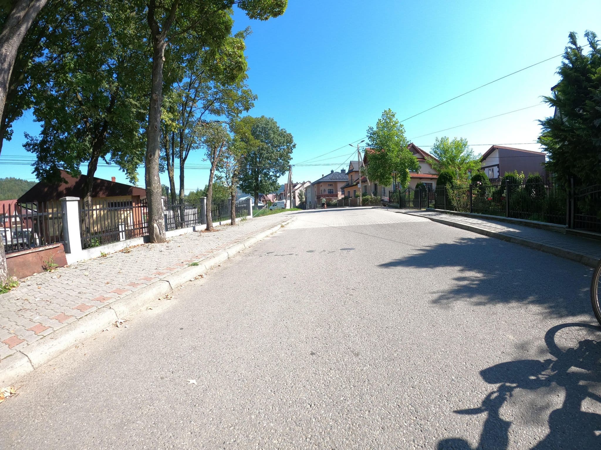Street view near "Watra" S.C. Mirosław Milaniak Andrzej Pietrzak, Niedzica — © masterofnoroad (CC BY-SA · Mapillary)