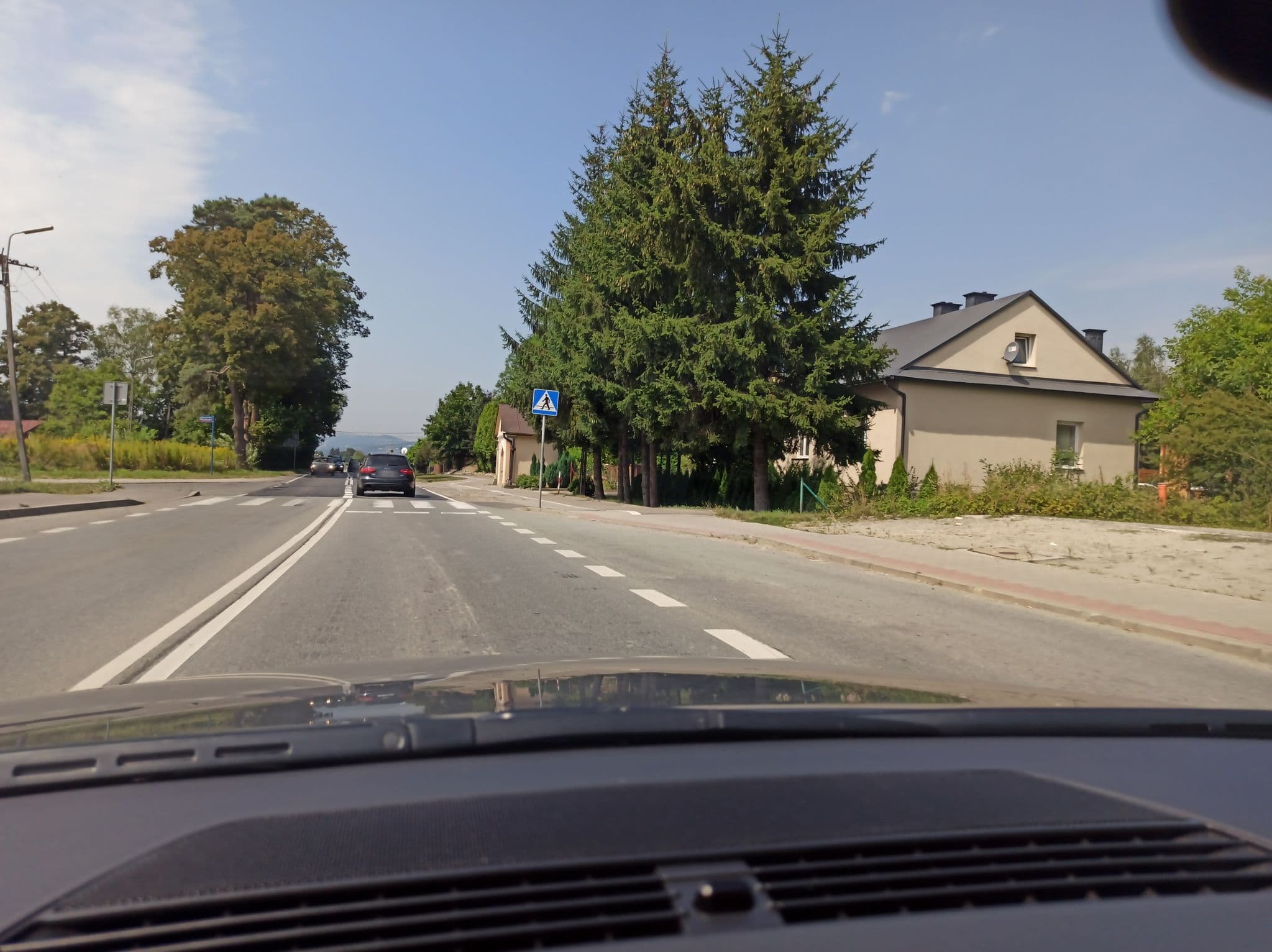 Street view near Karczma Galicyjska. Hotel, pokoje, kawiarnia, Nowy Sącz — © gandal543 (CC BY-SA · Mapillary)