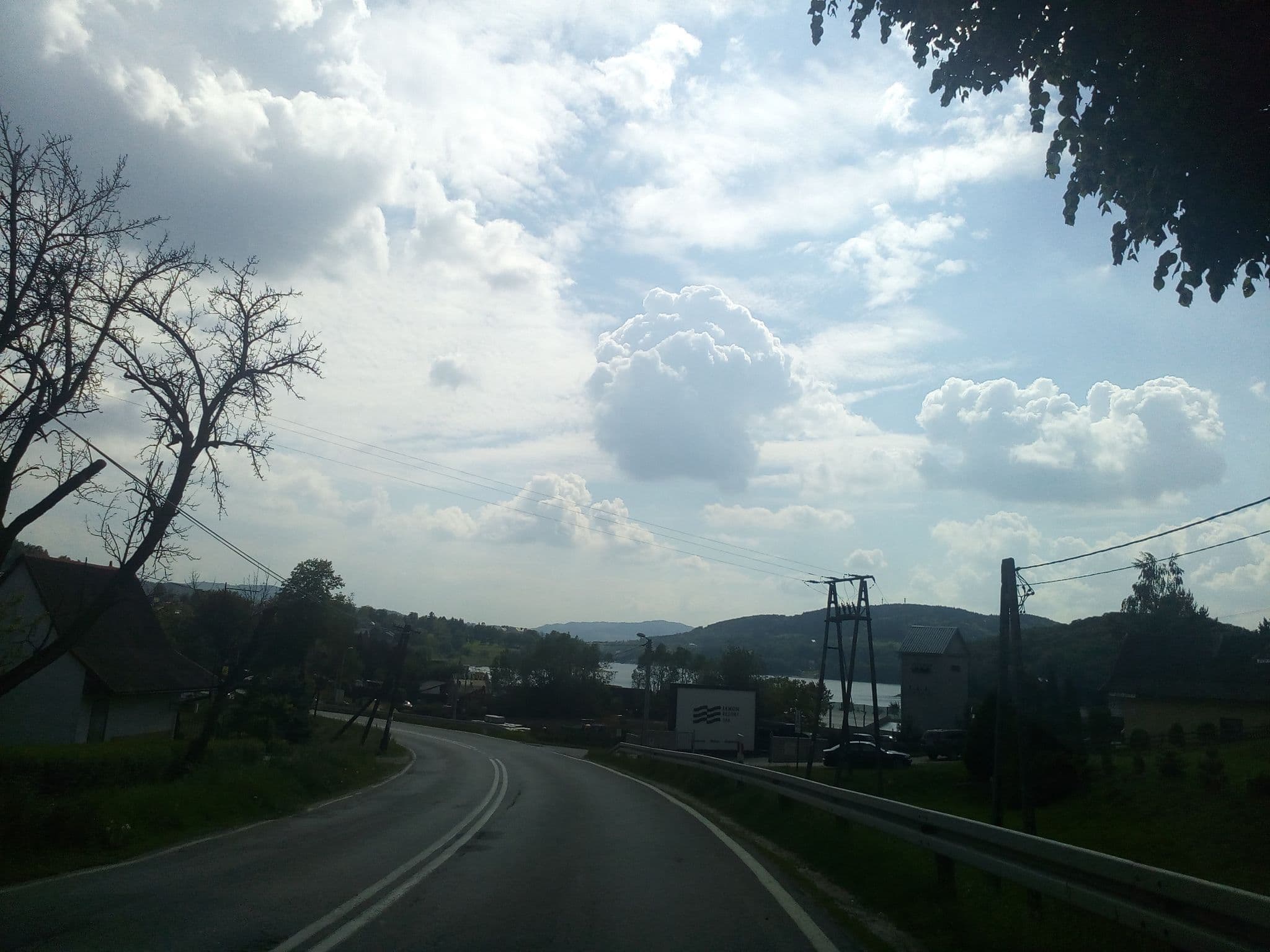 Street view near Na Wzgorzu Family Resort, Łososina Dolna — © snanek (CC BY-SA · Mapillary)