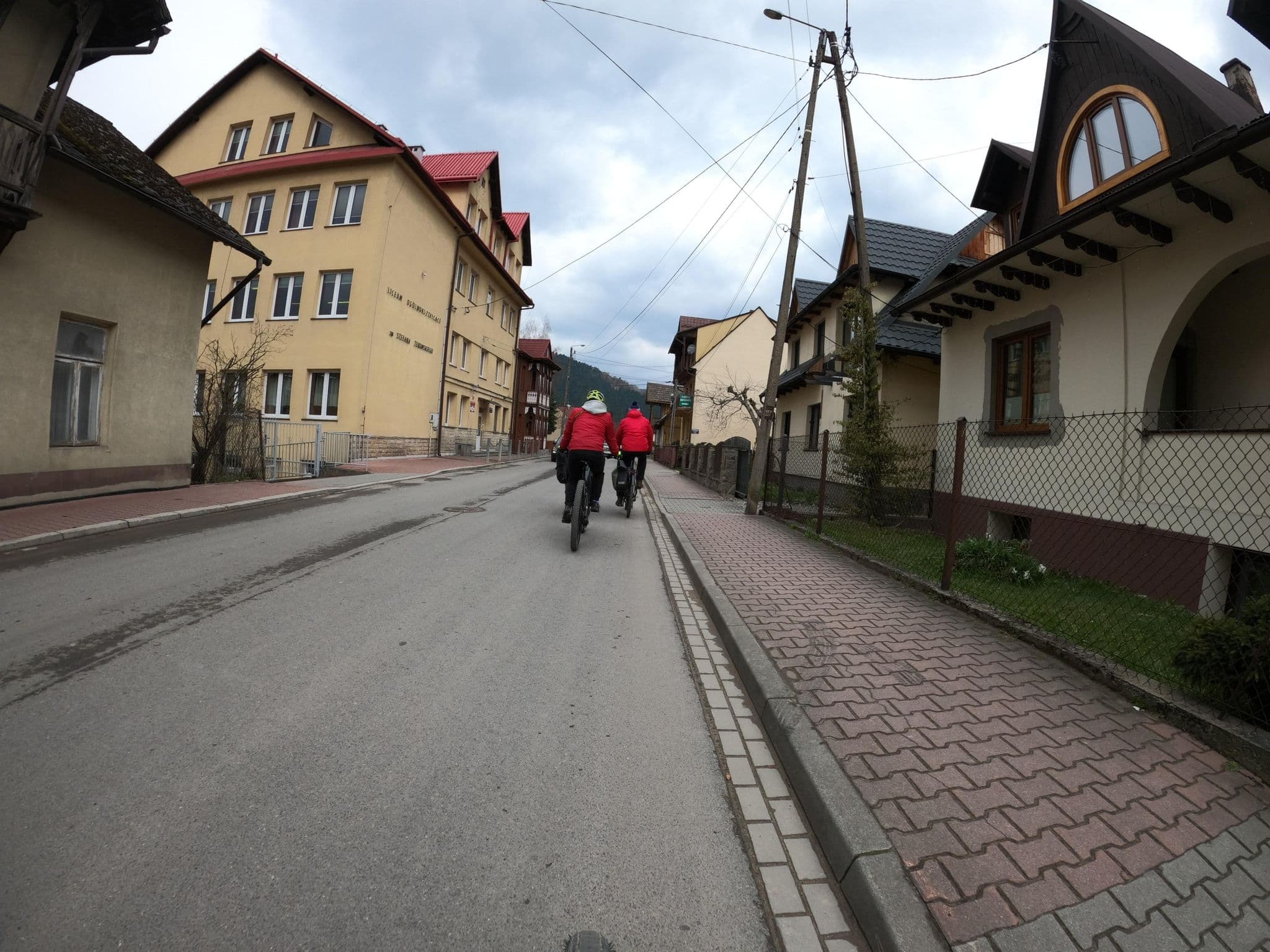 Street view near Głuc Marta Głuc Stanisław S.C., Krościenko nad Dunajcem — © masterofnoroad (CC BY-SA · Mapillary)