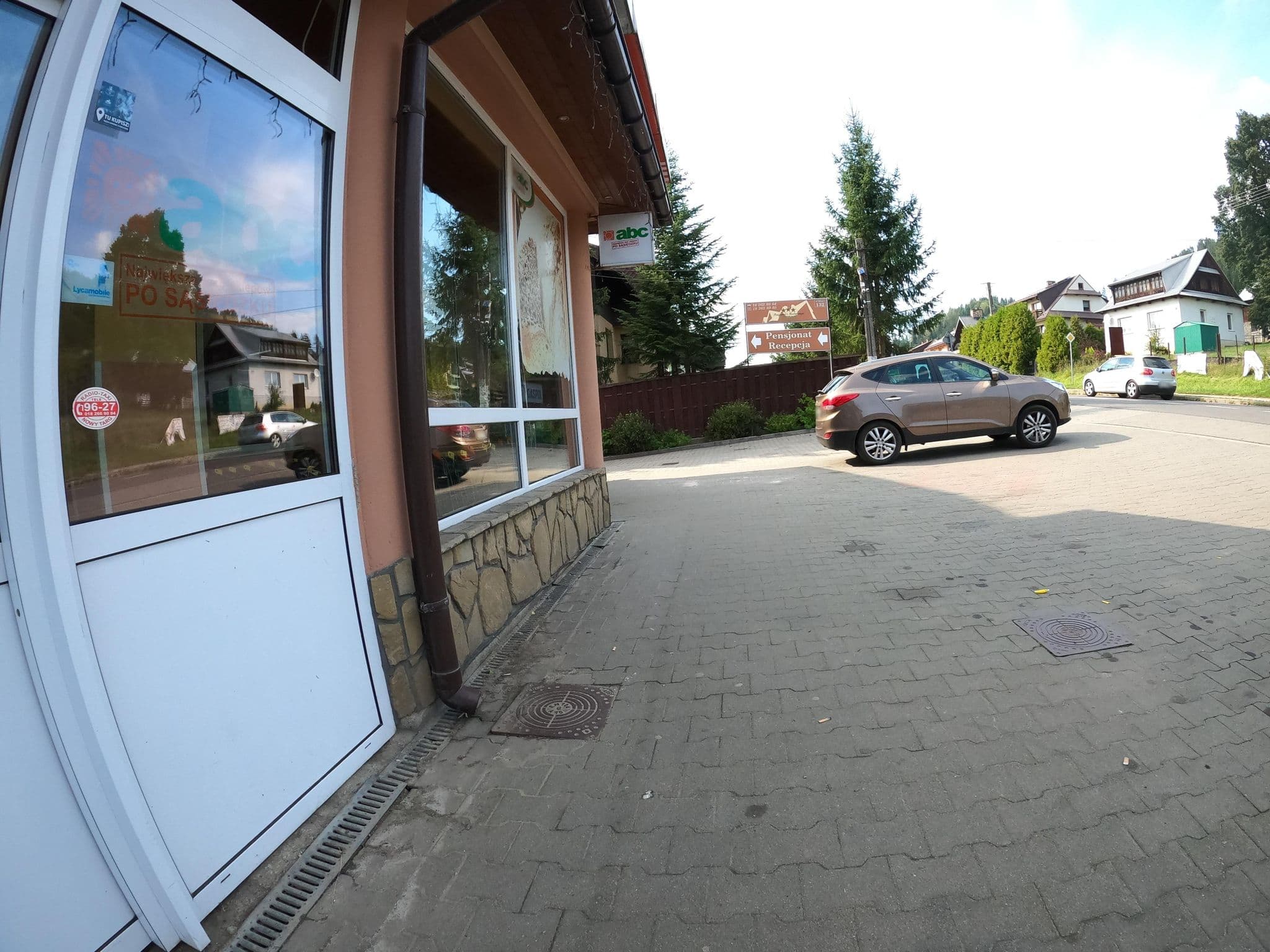 Street view near Pensjonat i Restauracja Nowak, Łapsze Niżne — © masterofnoroad (CC BY-SA · Mapillary)