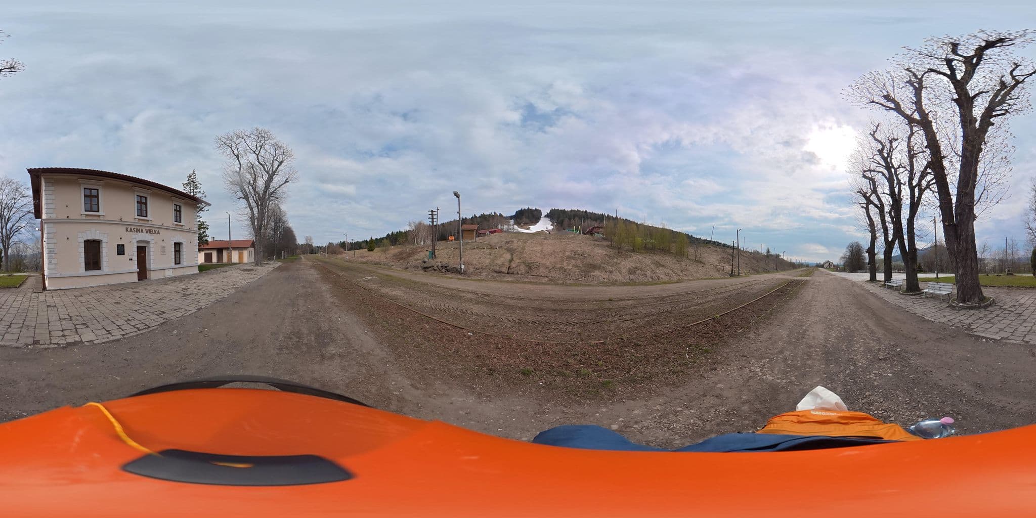 Street view near Apartamenty Stacja Kasina, Kasina Wielka — © awizonosz (CC BY-SA · Mapillary)